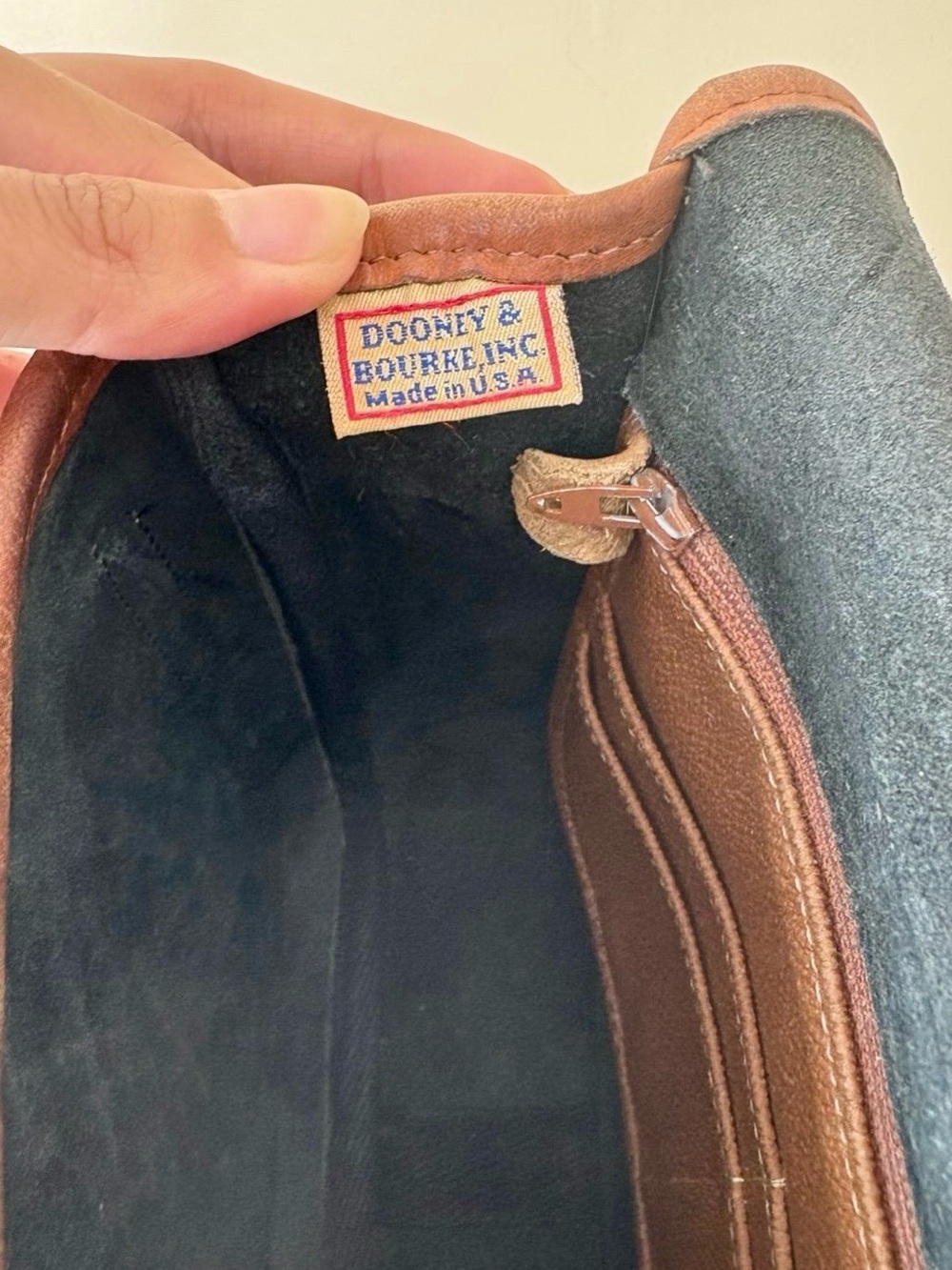Vintage 90s Dooney & Bourke Outback Saddle Bag | Made in USA | Gold Duck - Picture 6 of 7